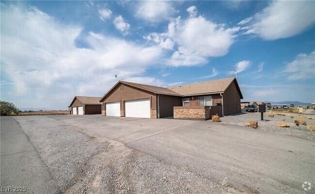 Building Photo - 2081 E Ambush St Rental