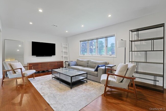 Photo - 8 Duers Ct