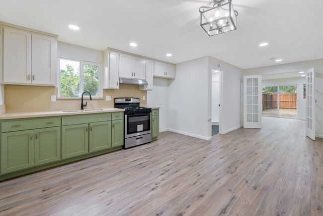 Photo - 78 Magnolia Ave