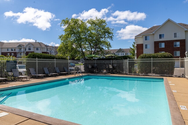 Building Photo - Avana Maple Grove