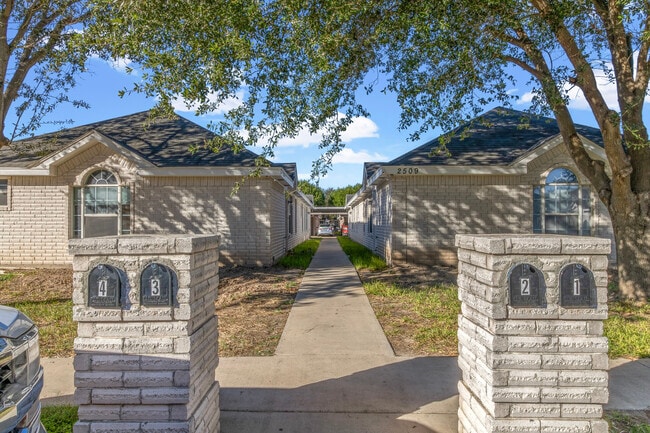 Photo - 4plex Edinburg Unit 4