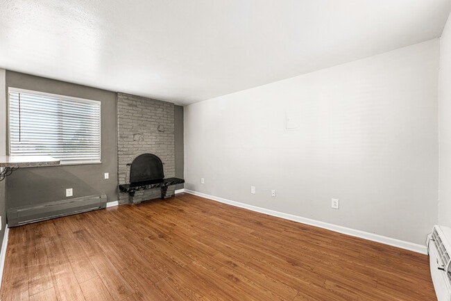 Photo - Courtyard at Cherry Creek