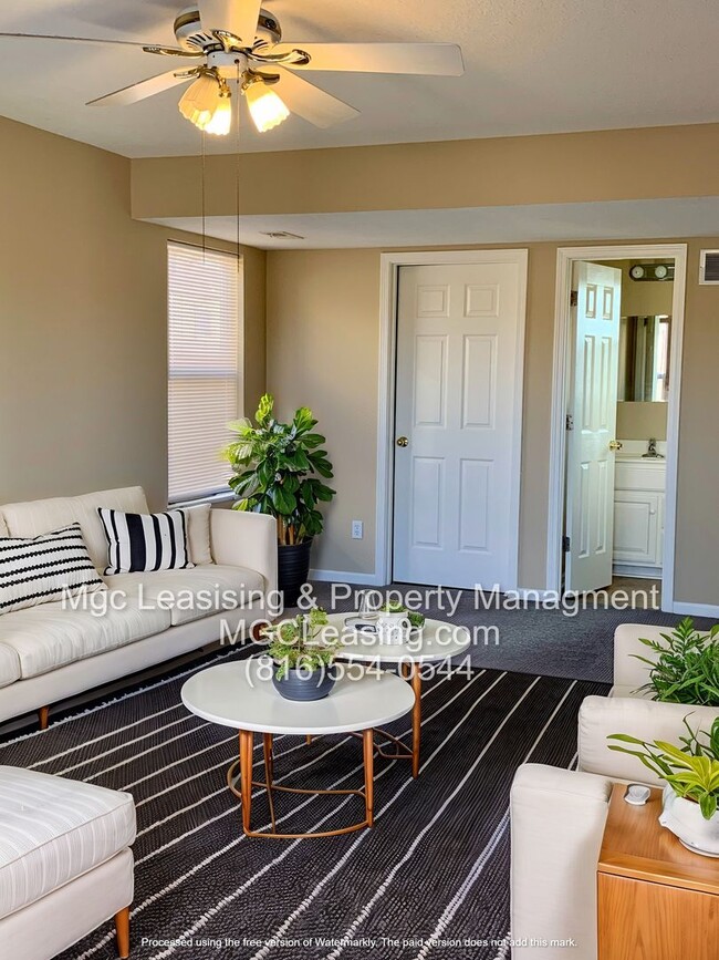 Building Photo - 816 NE Westwind Ln