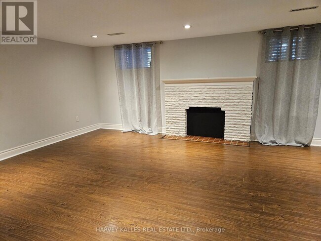 Photo - 85 Lanark Ave