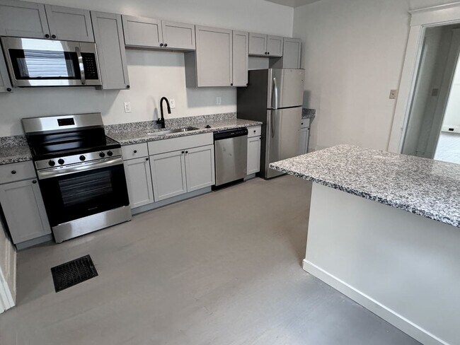 Photo - 2324 W Clifton Ave Unit 1