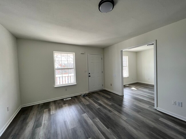 Photo - 829 Sylvan Dr