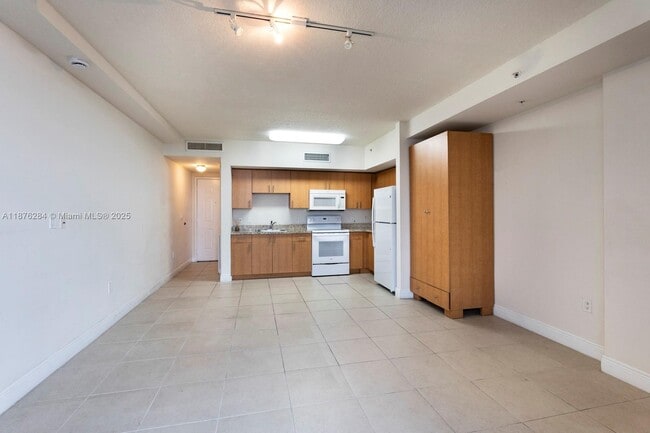 Photo - 2350 SW 27th Ave Unit 107