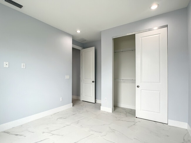 Photo - 2643 47th St SW