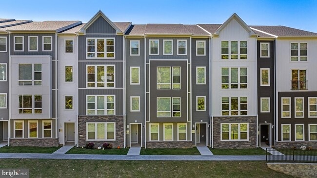 Building Photo - 900 Gilbert Rd Unit 3635B
