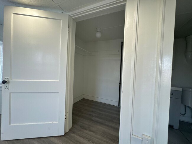 Photo - Spacious Rooftop Studio Efficiency with Ga... Unit Apt 504 - Studio Rooftop Galley Kitchen