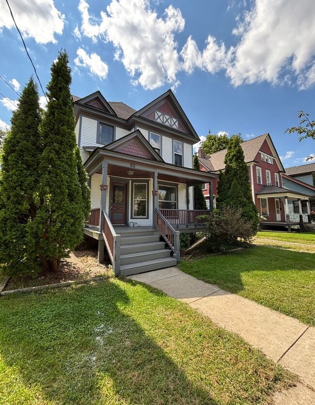 Building Photo - 611 Minor Ave Rental