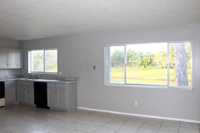 Photo - 1618 SE Elkhart Terrace