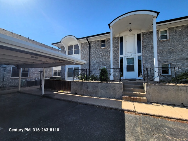 Building Photo - 719 W Stackman Dr