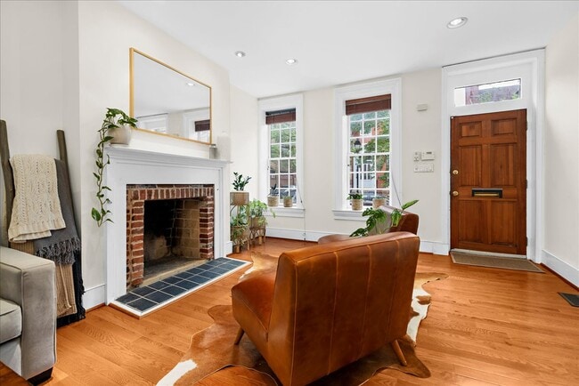 Photo - 656 Washington Blvd