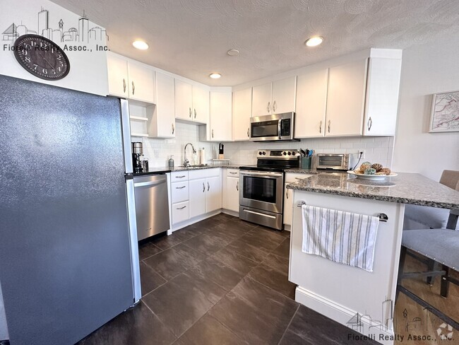 Building Photo - 23 Fleet St Unit 11 Rental