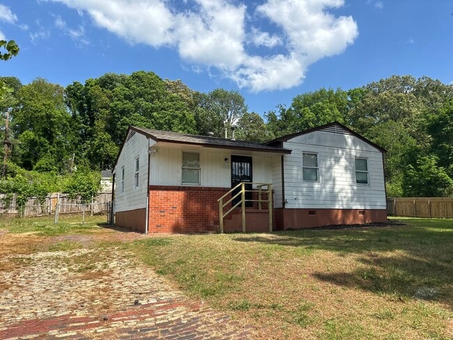 Photo - 4496 Range Line Rd