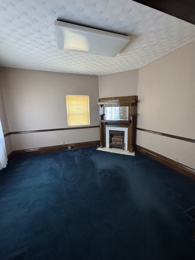 Photo - 2467 3rd Ave