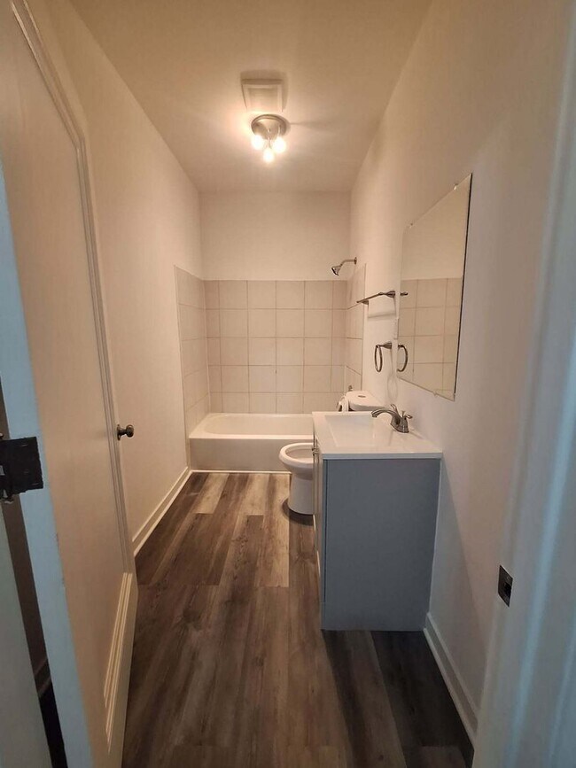 Photo - 320 W 16th St Unit 1