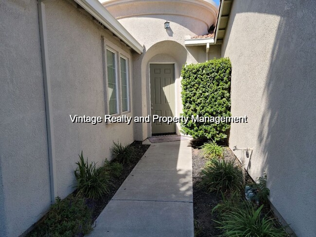 Photo - 1052 Foxfire Dr