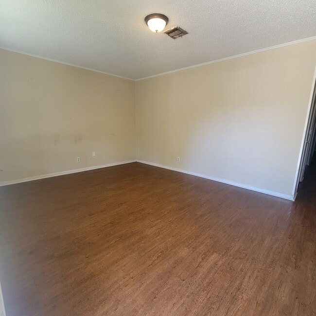 Photo - 3713 Gayton St