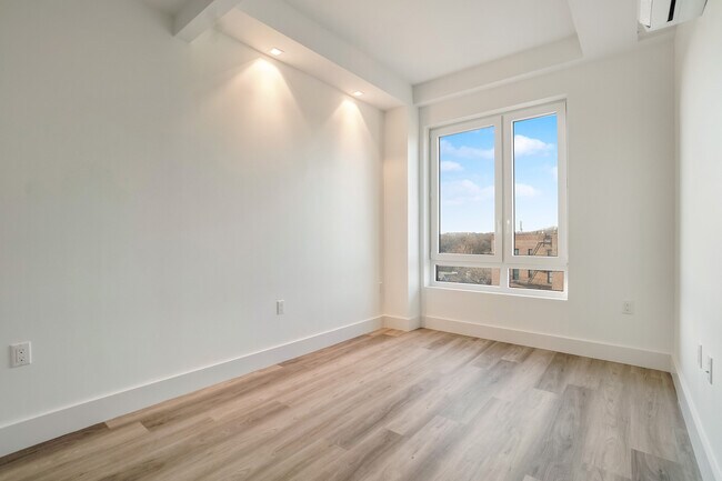 Photo - 1634 Church Ave Unidad 2E