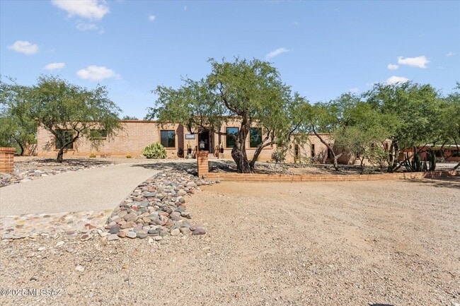 Building Photo - 7741 E Camino Bavispe