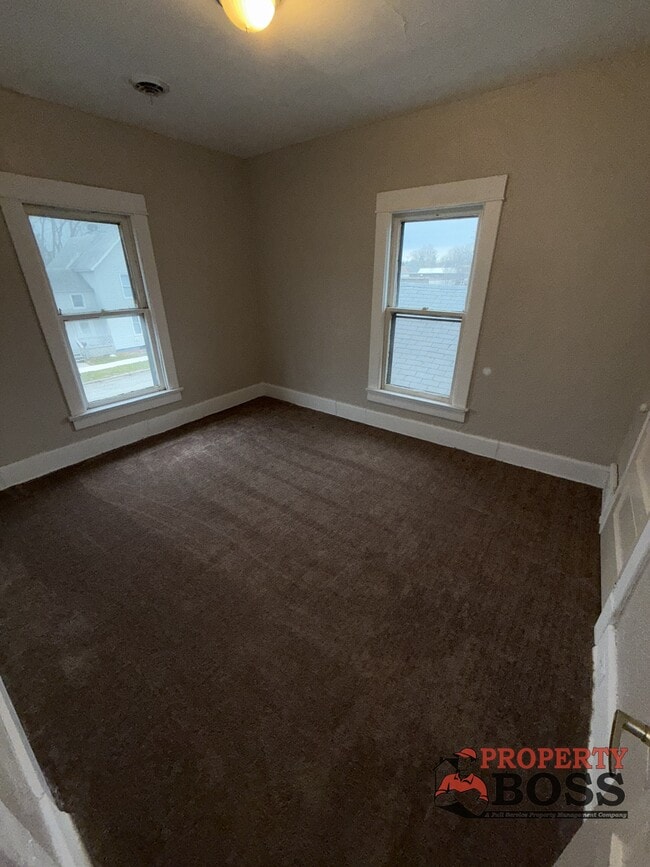 Photo - 303 Harrison St