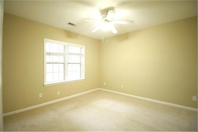 Photo - 3915 Howell Park Rd