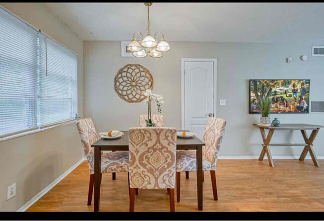 Photo - 2220 Eudine Dr W