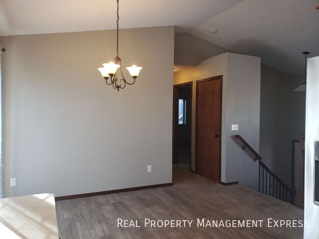 Photo - Lovely 4 Bed 2 Bath Home with a Huge Deck and Massive Fenced-in Yard