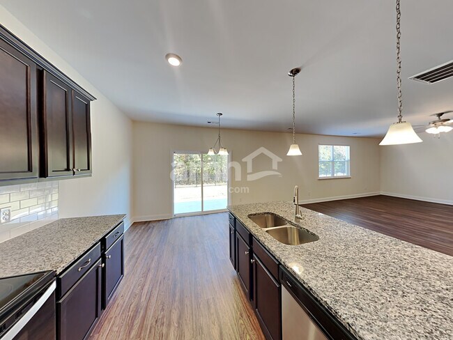 Photo - 2117 Overlake Cir