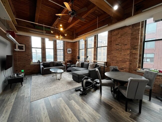 Photo - 331 S Peoria St Unit 304