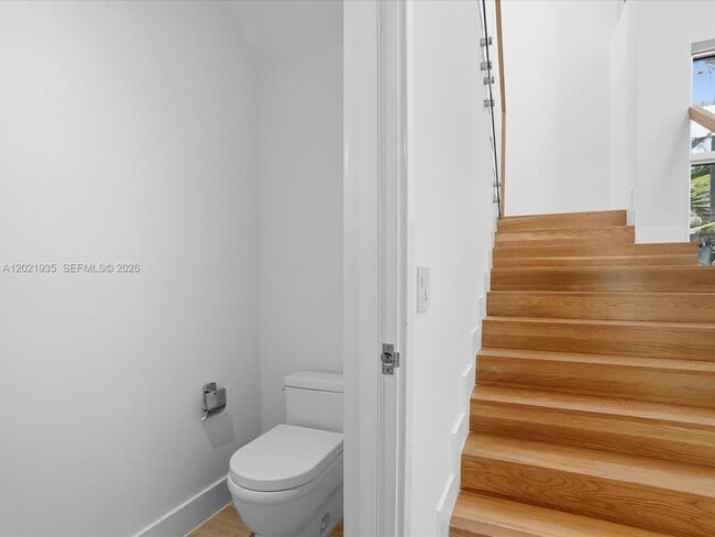 Photo - 125 Hampton Ln