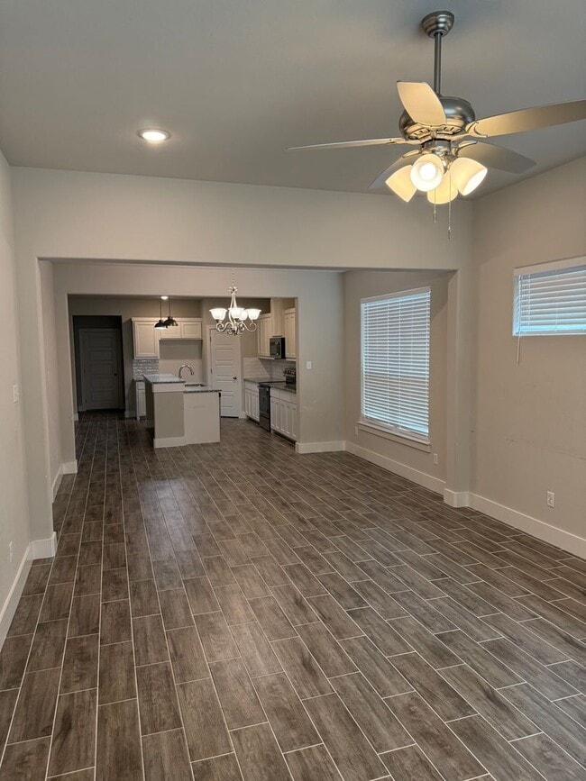 Photo - 3/2/2 - GODLEY ISD - GREAT Neighborhood