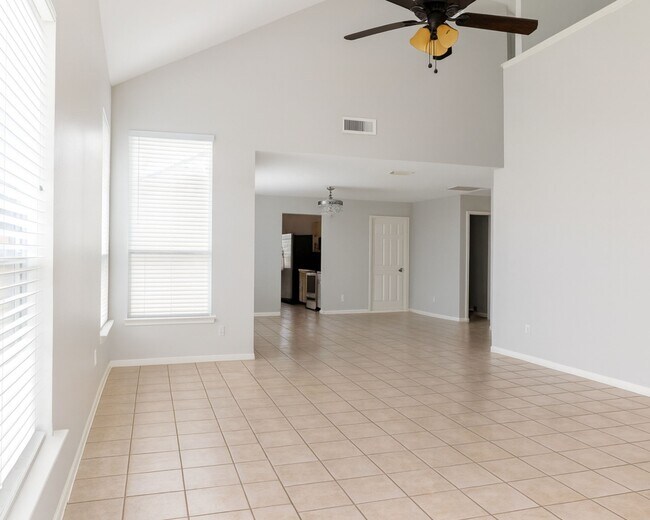 Photo - 29322 Fox River Dr