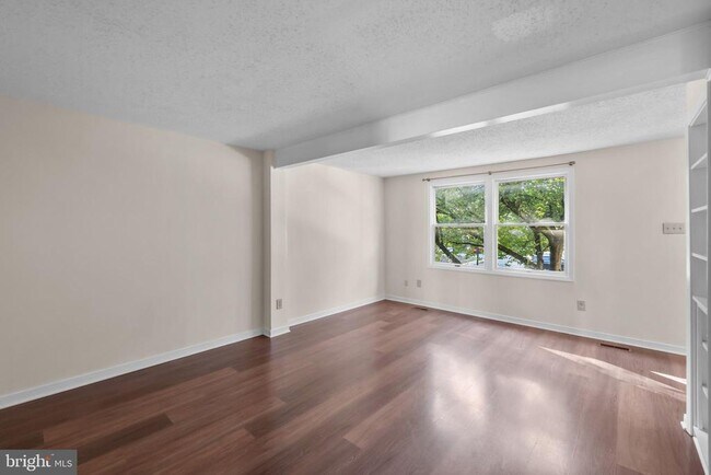 Photo - 6832 Heatherway Ct