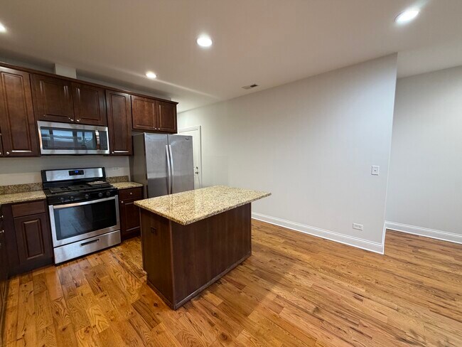 Photo - 2450 W Diversey Ave Unit 2