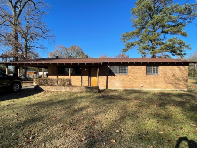 Photo - 207 Monroe Dr