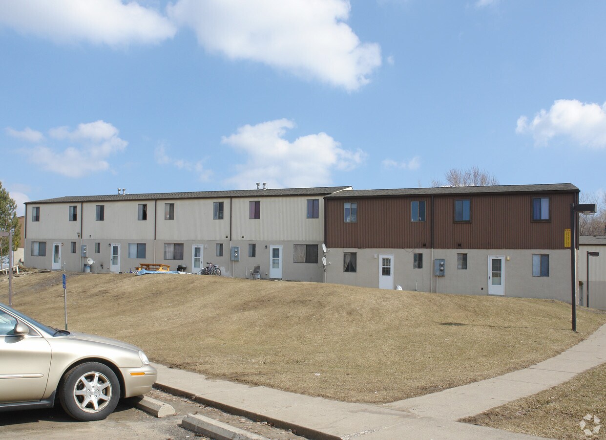 Walsh Plaza Apartments - Walsh Plaza Apartments