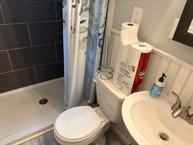 Photo - 124 Englewood Rd