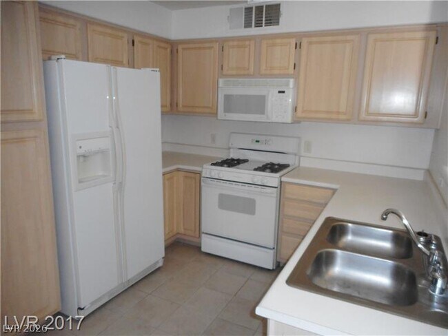 5710 E Tropicana Ave Unit 1046