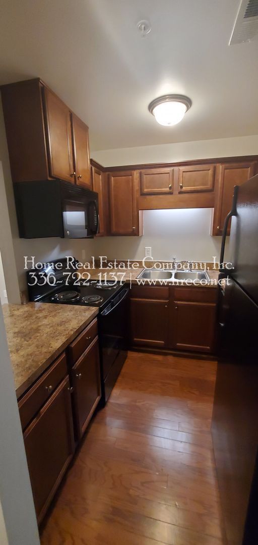 1445 Brookwood Dr