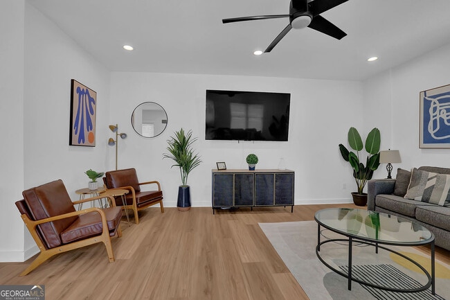 Photo - 438 Hamilton E Holmes Dr NW