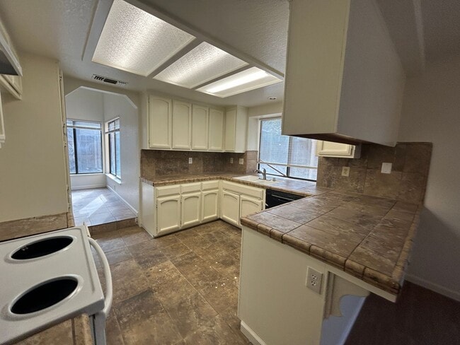 Photo - 2036 Sheldon Dr