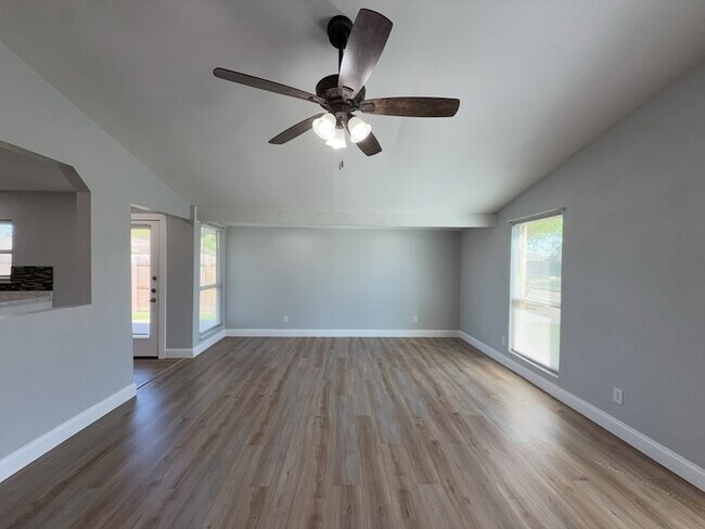 Photo - 8917 Vernon Dr