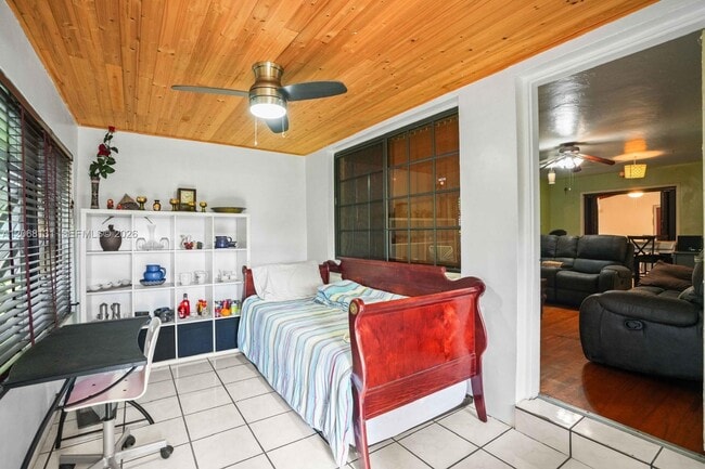 Photo - 12547 NE 4th Ave