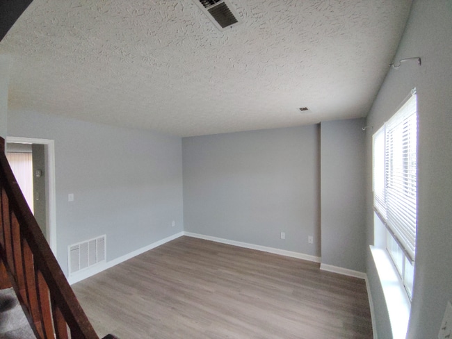 Building Photo - 32 Ferguson Dr Rental