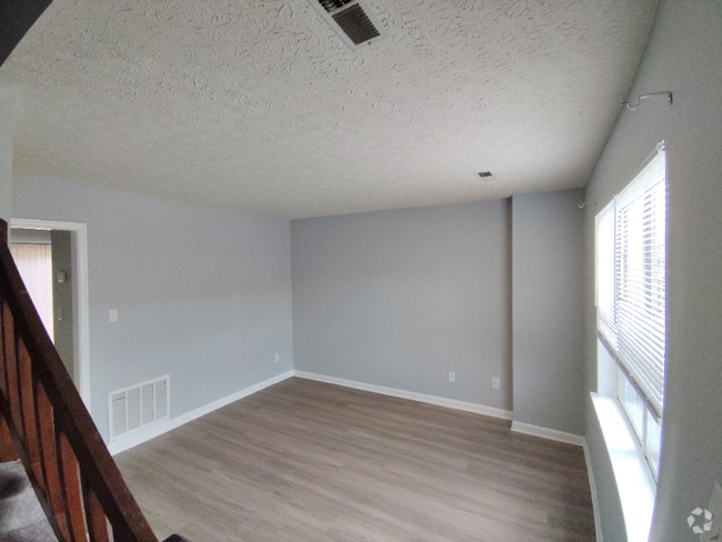 Building Photo - 32 Ferguson Dr Rental