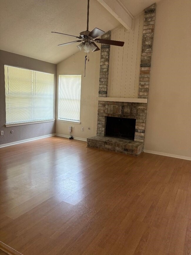 Photo - 9111 Woodhouse Dr