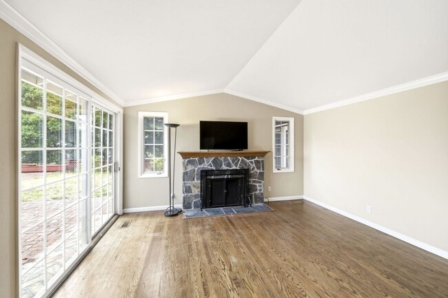 2973 Arguello Dr